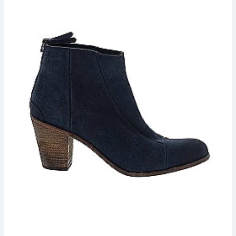 Hoss Women’s Navy Ankle Boots